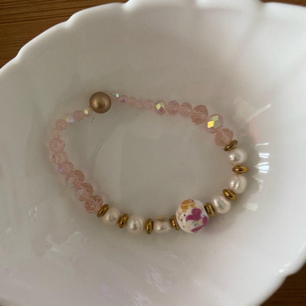 ♥️Elegant Pink Crystal, Gold and Fresh Water Pearl Beaded Bracelet